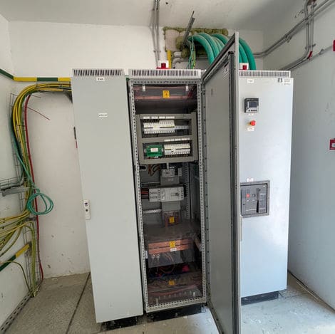 גלריה בלחסן חשמל