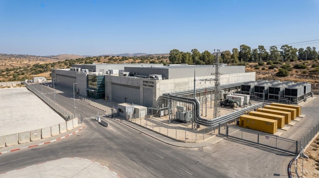 תשתית חשמל קריטית לחוות שרתים
